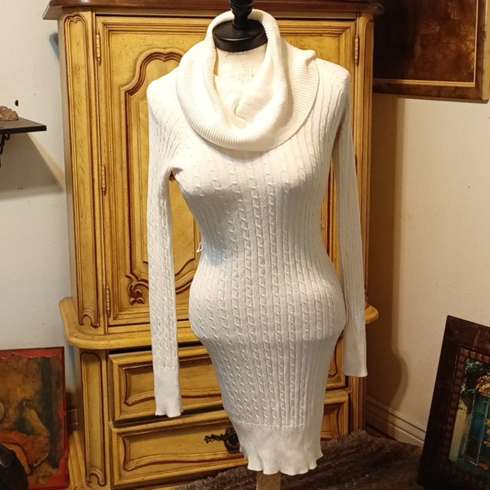 Womens Knit Sweater dress Swoop Cowl Turtle creamy Med 2b BEBE SUPER CUTE